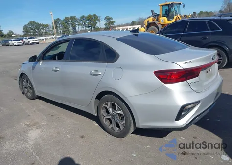 2021 Kia Forte Lxs z USA, uszkodzony, nr VIN 3KPF24AD0ME333678